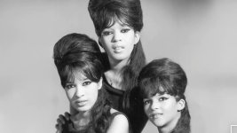 The-Ronettes.jpg